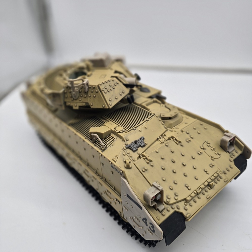 2007 Unimax Toys Bravo Team M3A2 Bradley Desert‎ Camo READ